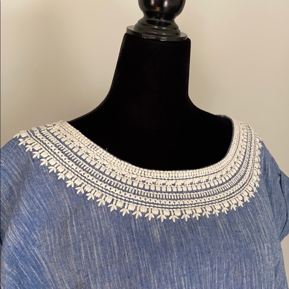 Embroidered Roller Rabbit Top - Picture 2 of 4